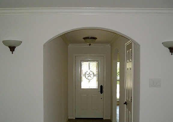 3rd image of 722 Winchester Dr