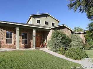 1510 30th St, Hondo, TX 78861