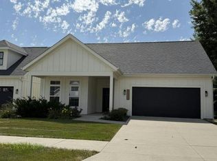2220 Suncrest Dr, Ames, IA 50014