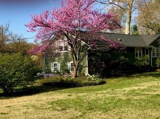 24 Woodlane Dr, Moorestown, NJ 08057