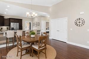 5th image of 2831 Country Club Dr