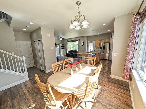 3rd image of 3240 Silverbell Dr