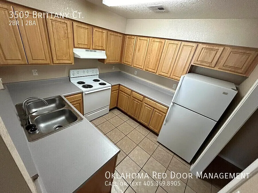 2 Bedroom 2 bathroom Duplex in Moore! **Coming soon — Photo 2