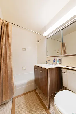 Rented by Akam Sales and Brokerage | media 25