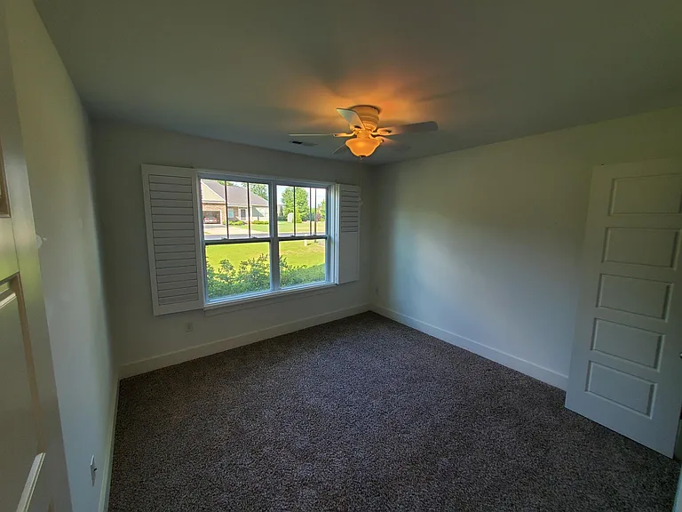 261 Woodcrest Ct — Photo 14