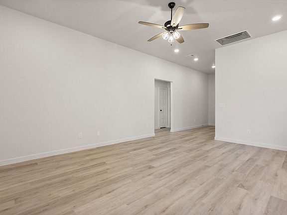 5th image of 2404 Abbeville Ave