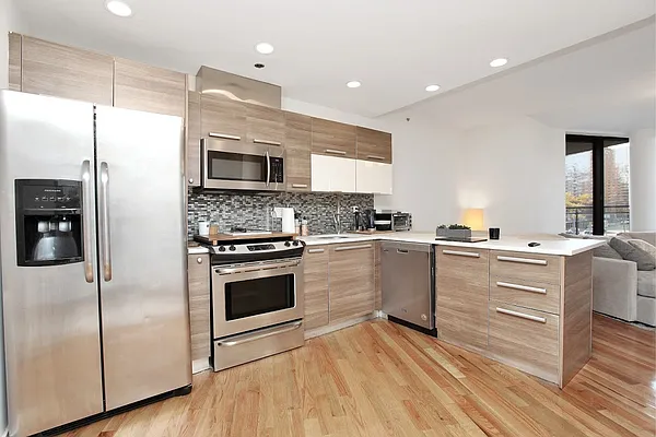 Sold by Remax Edge | media 9
