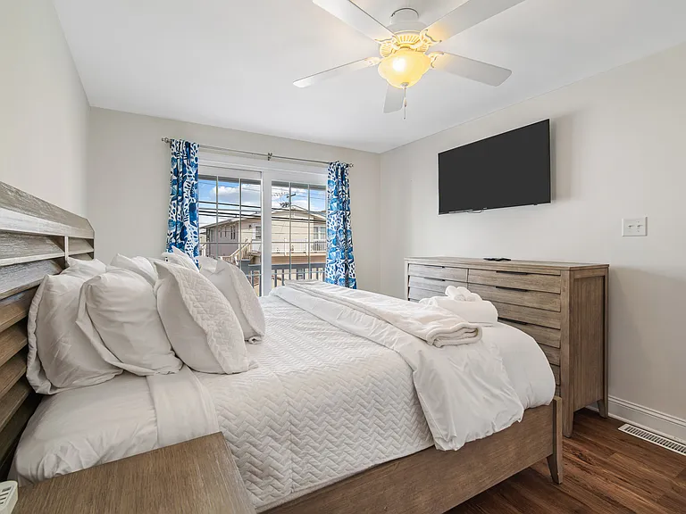 2720 Asbury Ave #1 — Photo 8