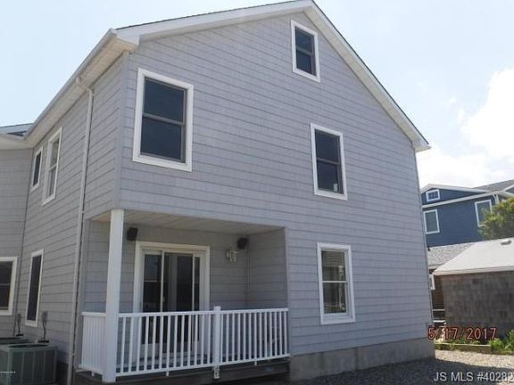 2nd image of 3032 9th Ave