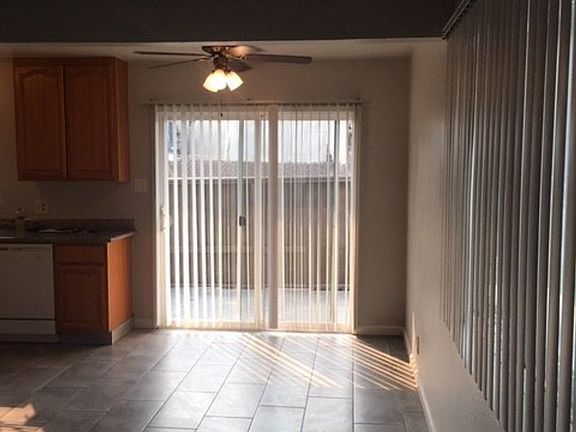 4th image of 451 S Powers Ave