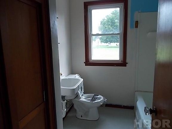 5th image of 430 Stadium Dr