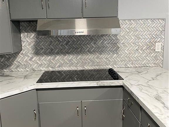 4th image of 501 Lambert Ln