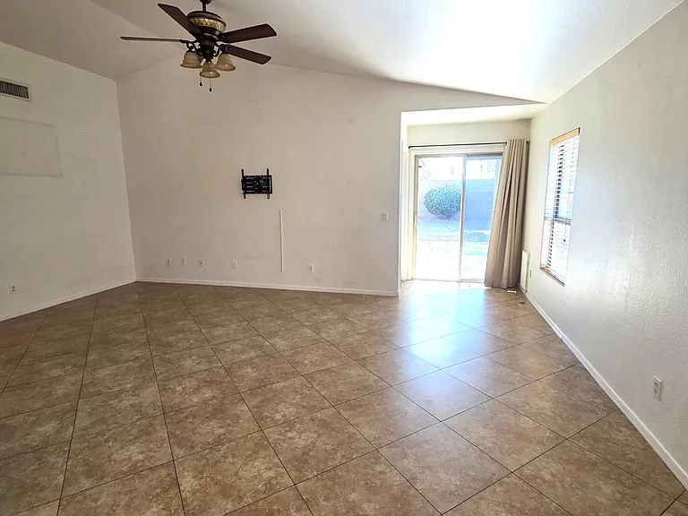 17646 N 6th Ave — Photo 3