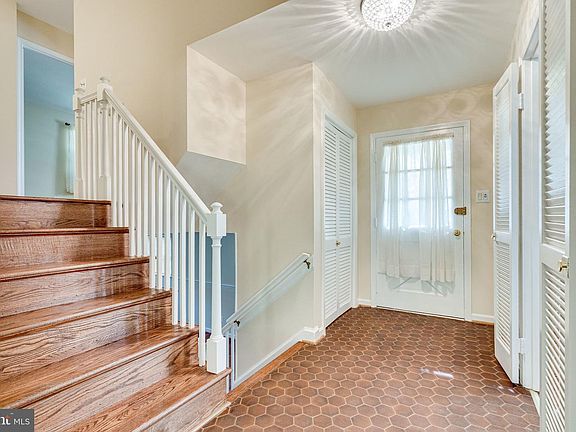 5th image of 8204 Mockingbird Dr