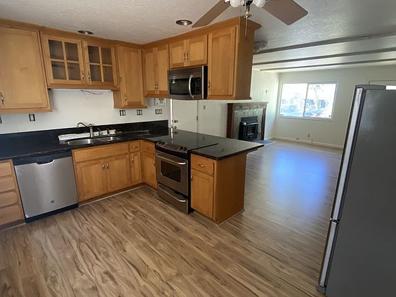 4th image of 929 Linda Ave