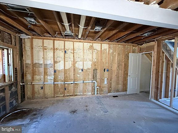 5th image of 2953 Yorkway