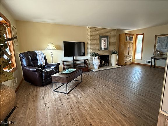 5th image of 102 Morningside Cir