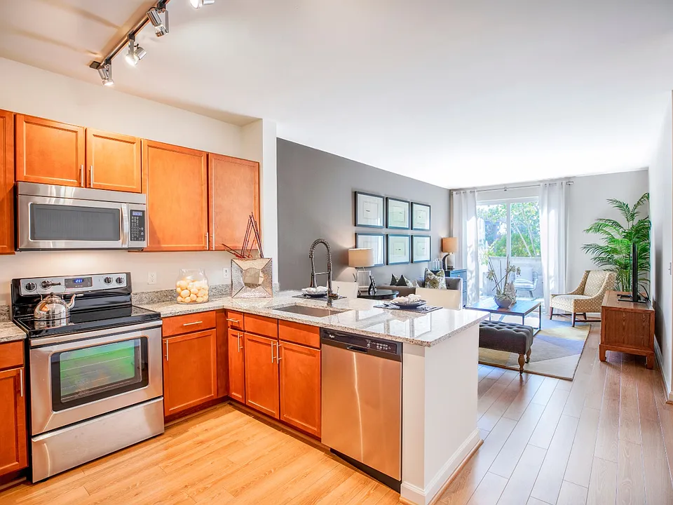 Halstead Square - Lotus & Lofts