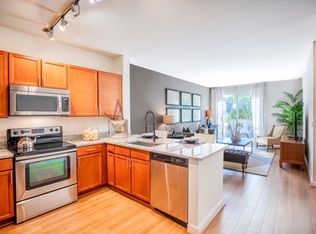 Halstead Square - Lofts & Lotus, Fairfax, VA 22031