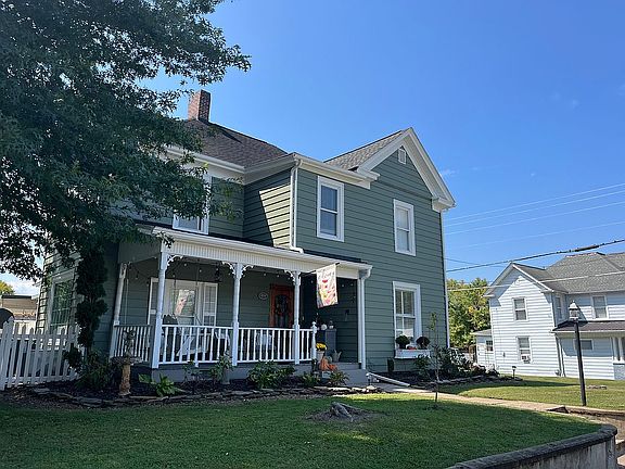 3rd image of 404 Love St