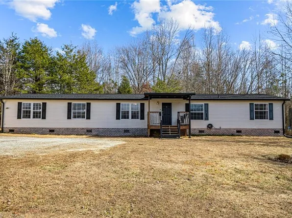 129 Briers Circle Ct, Winston Salem, NC 27107
