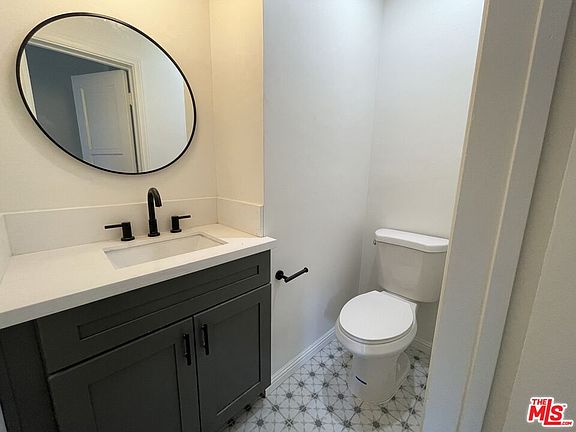 5th image of 2478 N Gower St