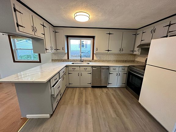 2nd image of 230 Mountain Ave