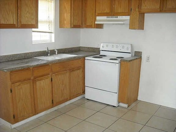 3rd image of 8795 Almond Ave