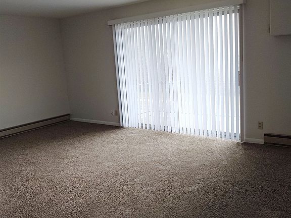 325 E Living room