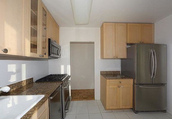 5th image of 424 W End Ave #1305