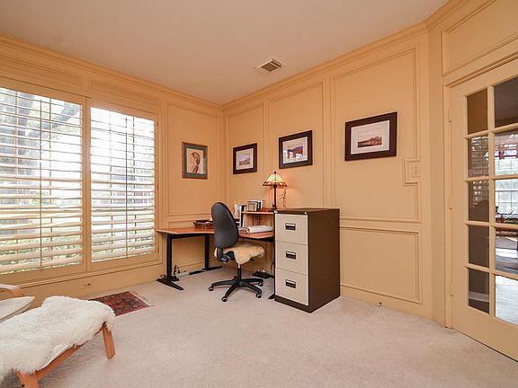 5th image of 4202 Caroline Ct