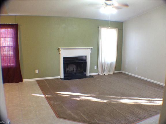 4th image of 1465 Deerpond Ln