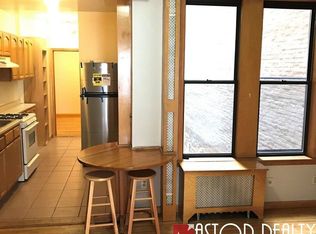 3034 32nd St APT 4, Astoria, NY 11102