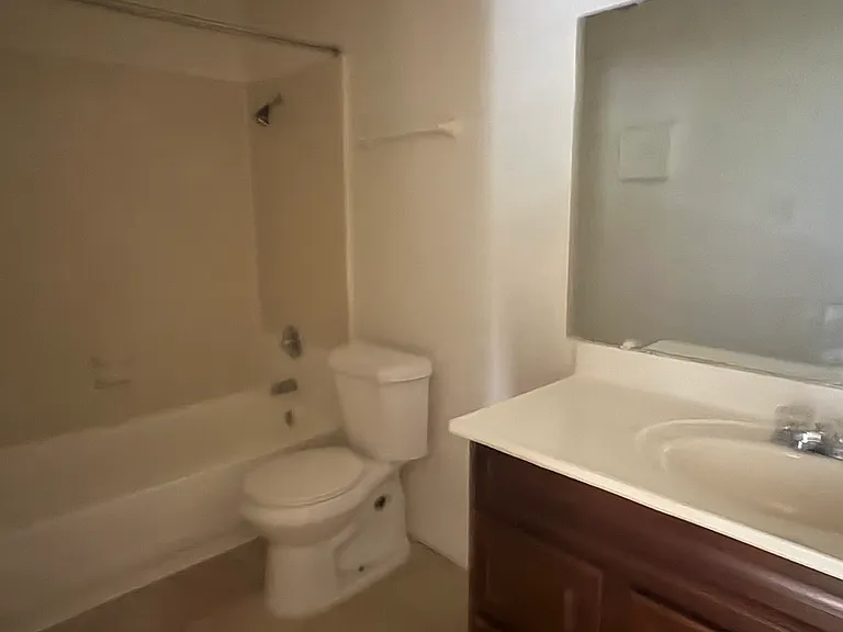 9700 Leawood Blvd #302 — Photo 8