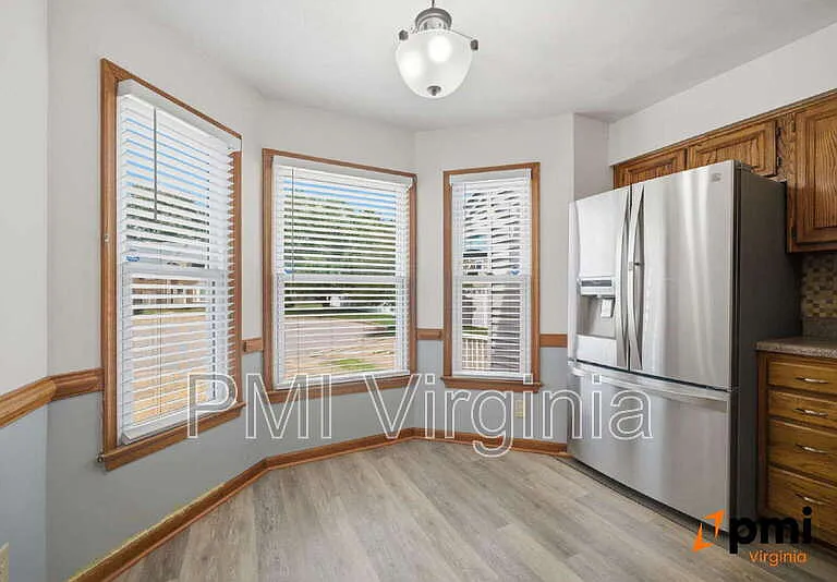 202 Stonehall Ct — Photo 21