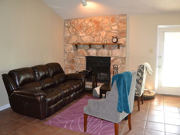 3rd image of 2605 Poage Ave