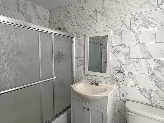 2nd image of 193 Newark Ave APT 5
