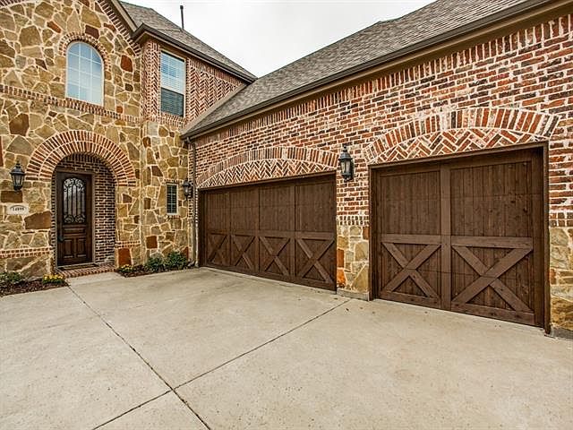 2nd image of 14899 Roselawn Ln