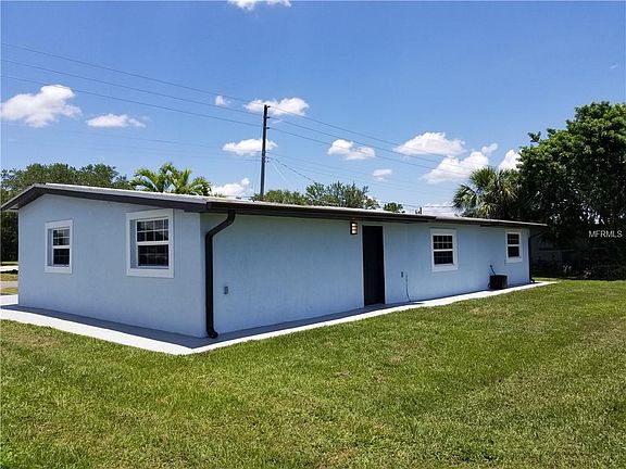 3rd image of 21489 Gibralter Dr