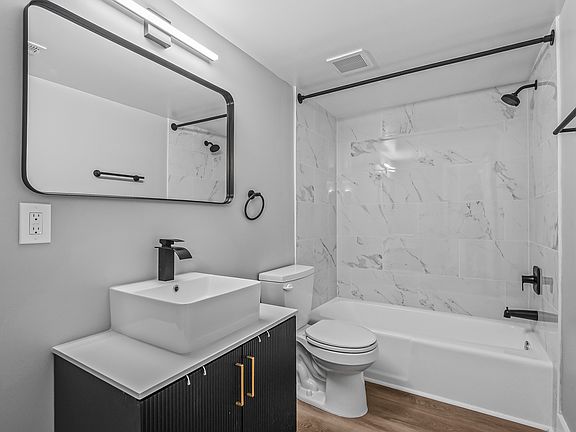 5th image of 2125 Jackson Bluff Rd #D202