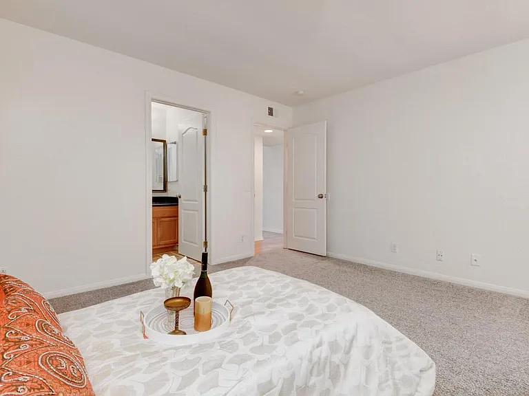 526 Calle Montecito — Photo 8