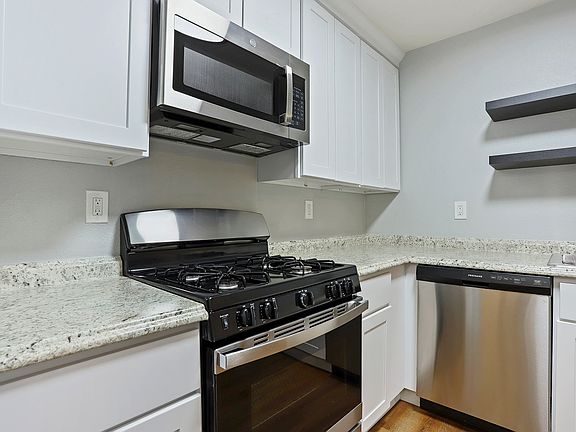 5th image of 3000 Coffee Rd APT A9