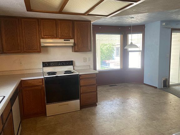 4th image of 1404 Larson Creek Dr