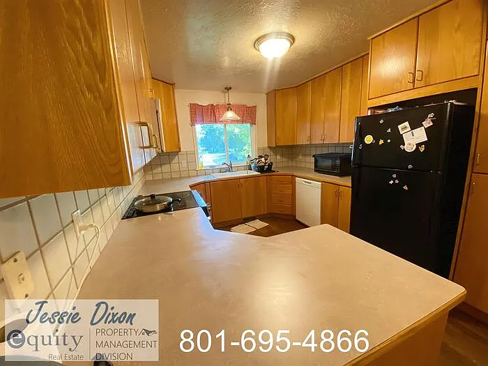 4 bed, 2.0 bath, 2470 sqft, $2,250 — Photo 4