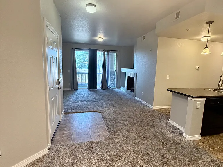 2133 Krisron Rd #B-207 — Photo 6
