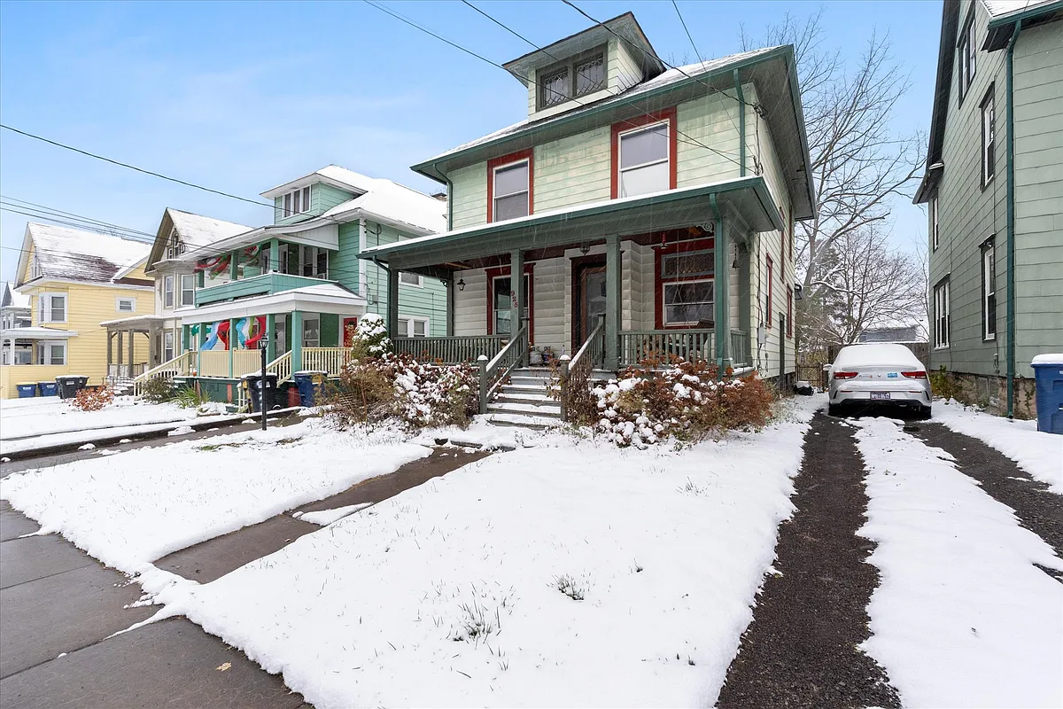 Building Photo - 925 Westcott St