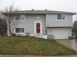 5232 Goldenrod Cir, Lincoln, NE 68512