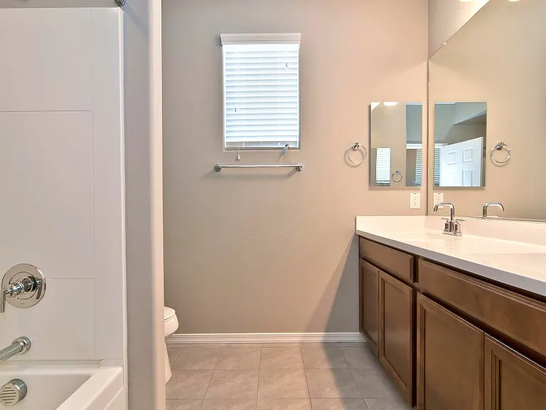 6303 S 24th Pl — Photo 19