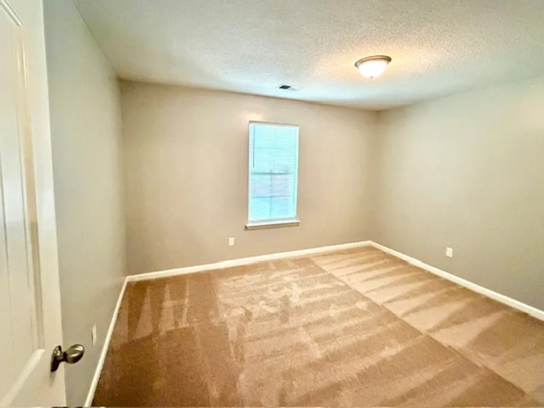 1039 Crayton Ridge Dr — Photo 9