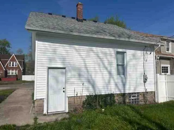 16512 Santa Rosa Dr, Detroit, MI 48221